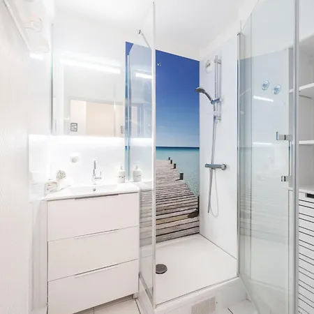 Apartment Les Hauts De La Corniche By Interhome